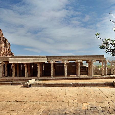 Clarks Inn Hampi Kamalapur Esterno foto