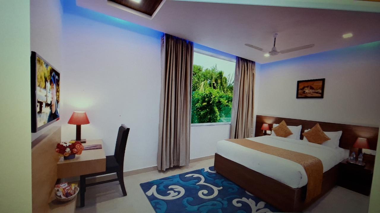 Clarks Inn Hampi Kamalapur Esterno foto