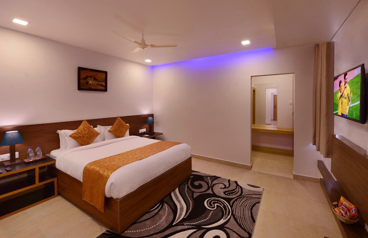Clarks Inn Hampi Kamalapur Esterno foto