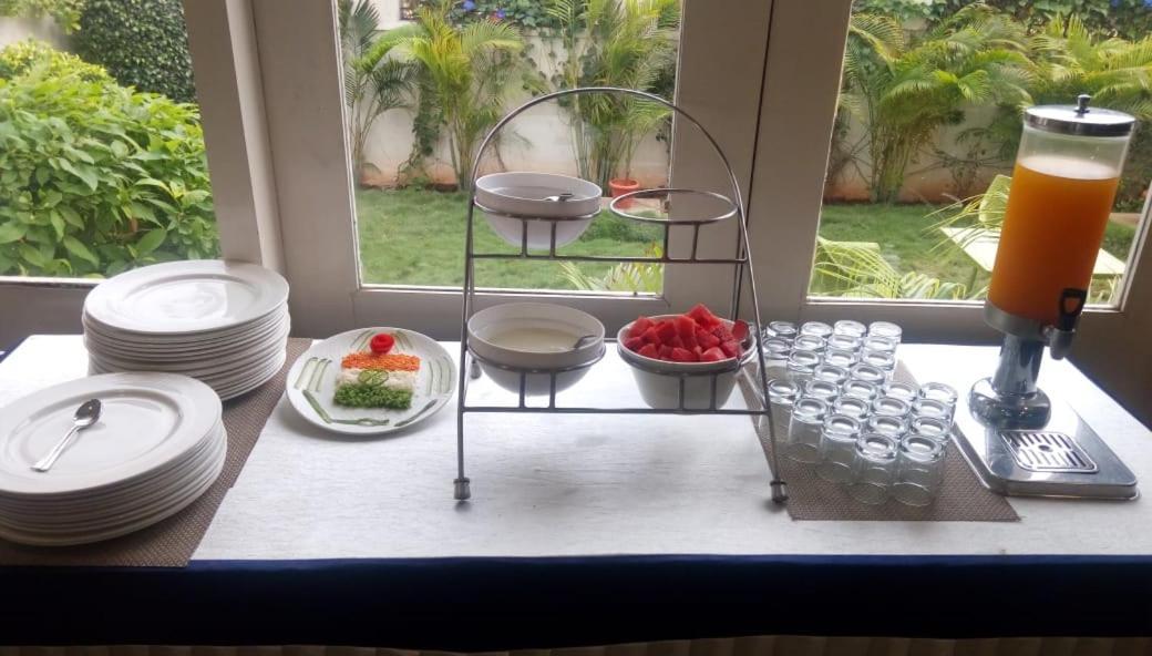 Clarks Inn Hampi Kamalapur Esterno foto