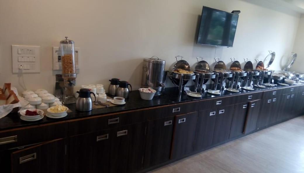 Clarks Inn Hampi Kamalapur Esterno foto
